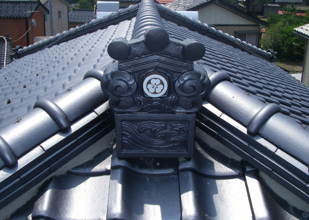 安田瓦 - 株式会社岩村セラミック